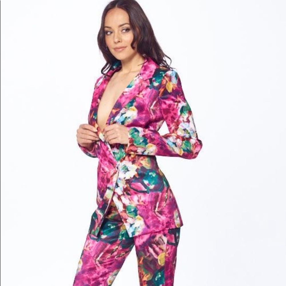 Pant suit